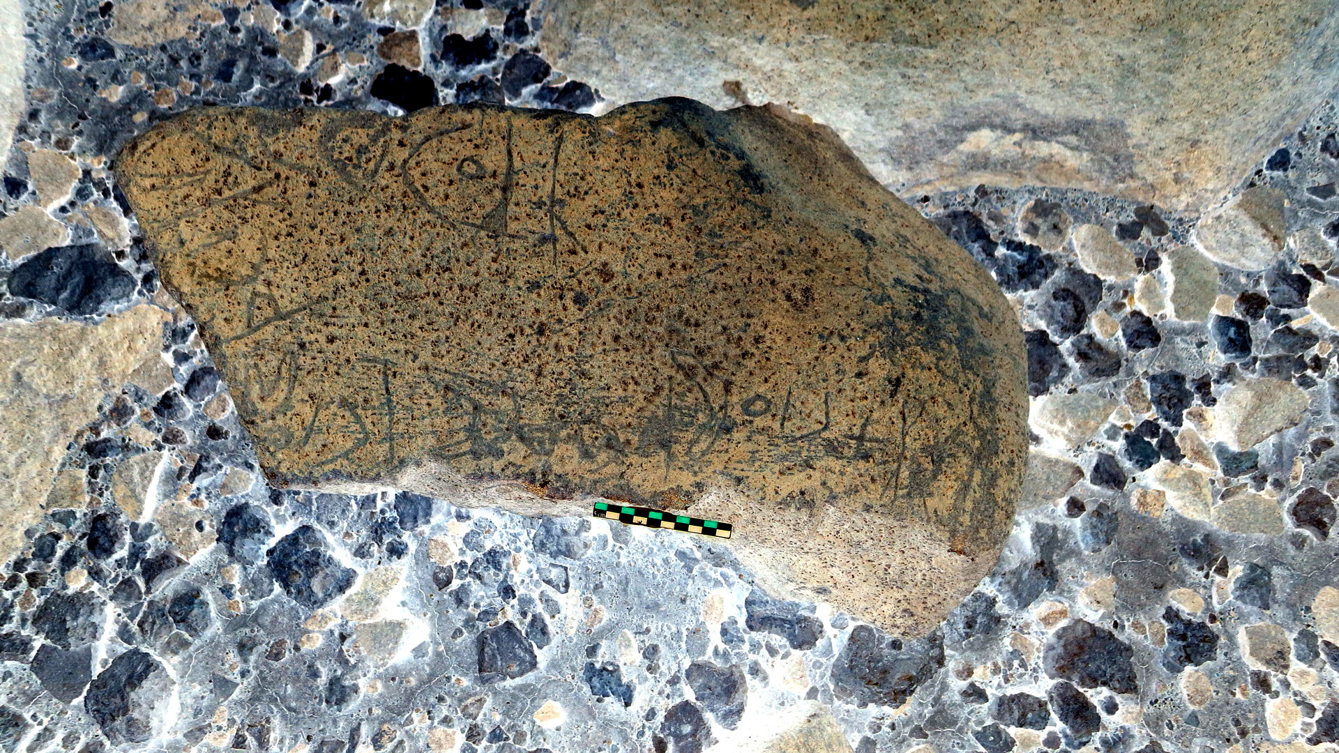 inscription of siglum BES15 804