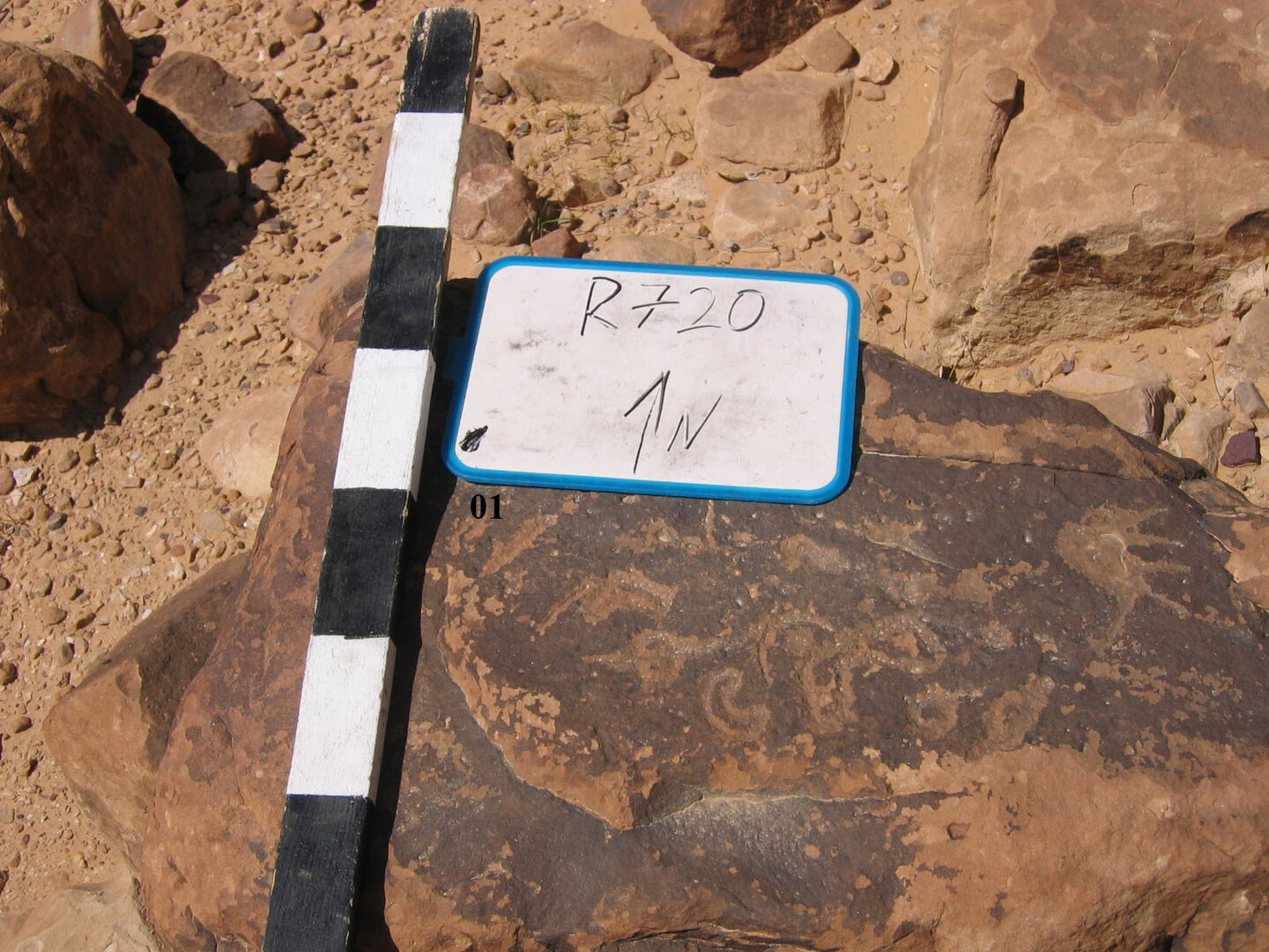 inscription of siglum CH.R720