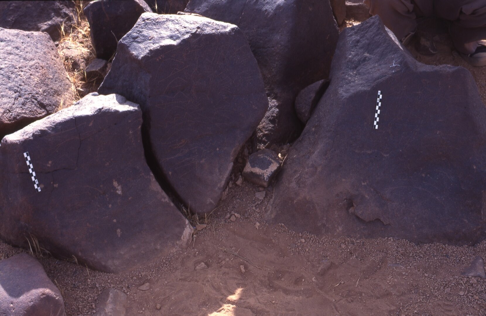 inscription of siglum Is.H 165