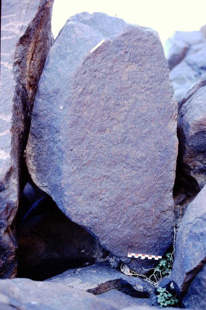 inscription of siglum Is.H 680