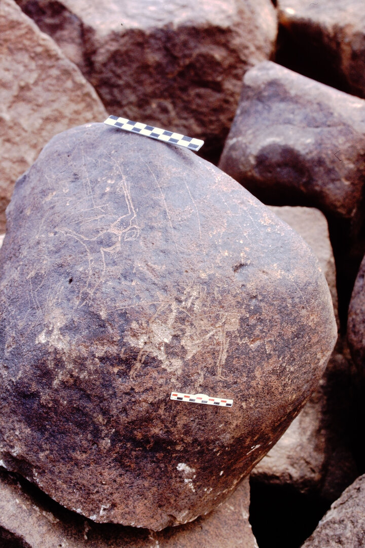 inscription of siglum Is.H 704
