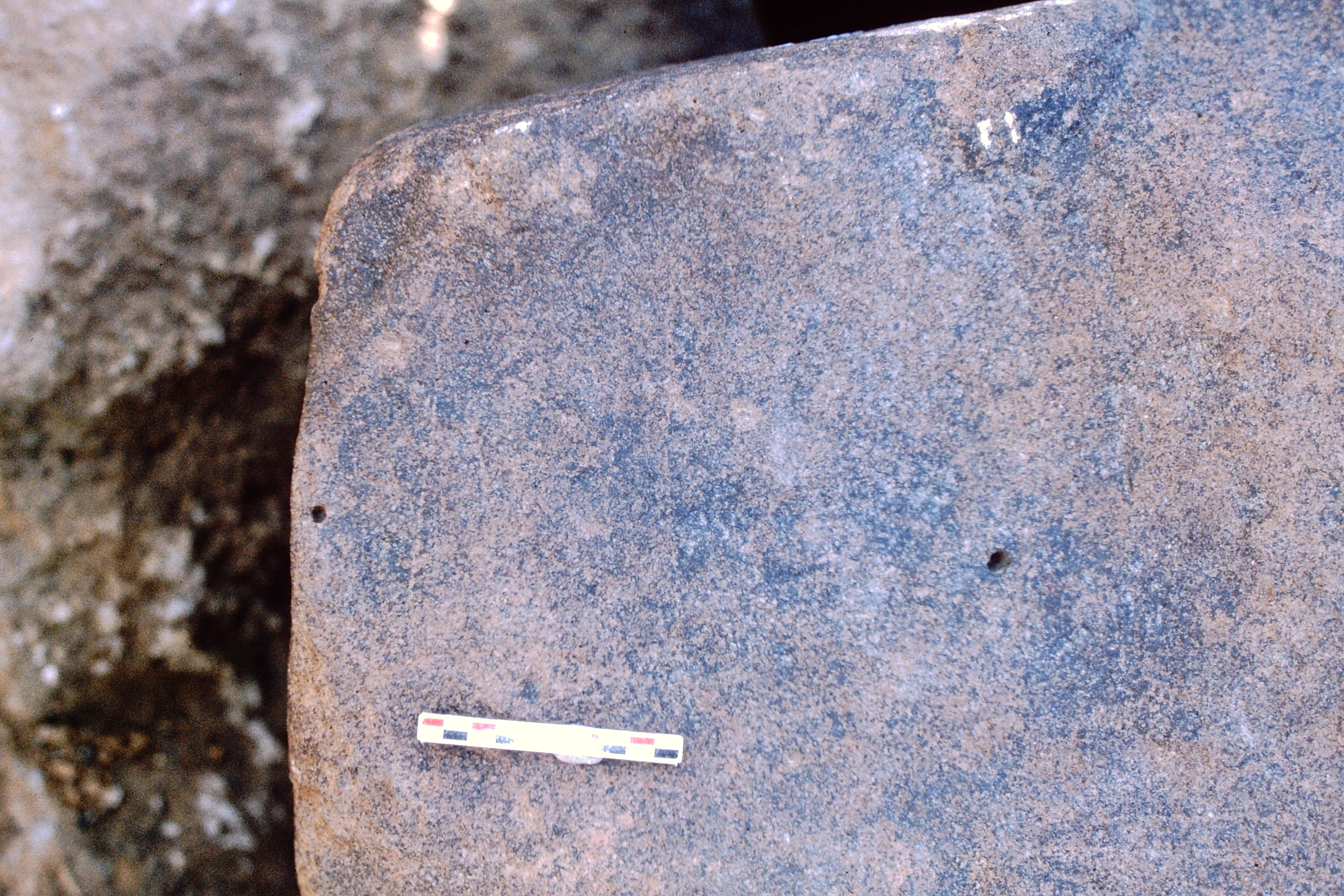 inscription of siglum Is.H 942