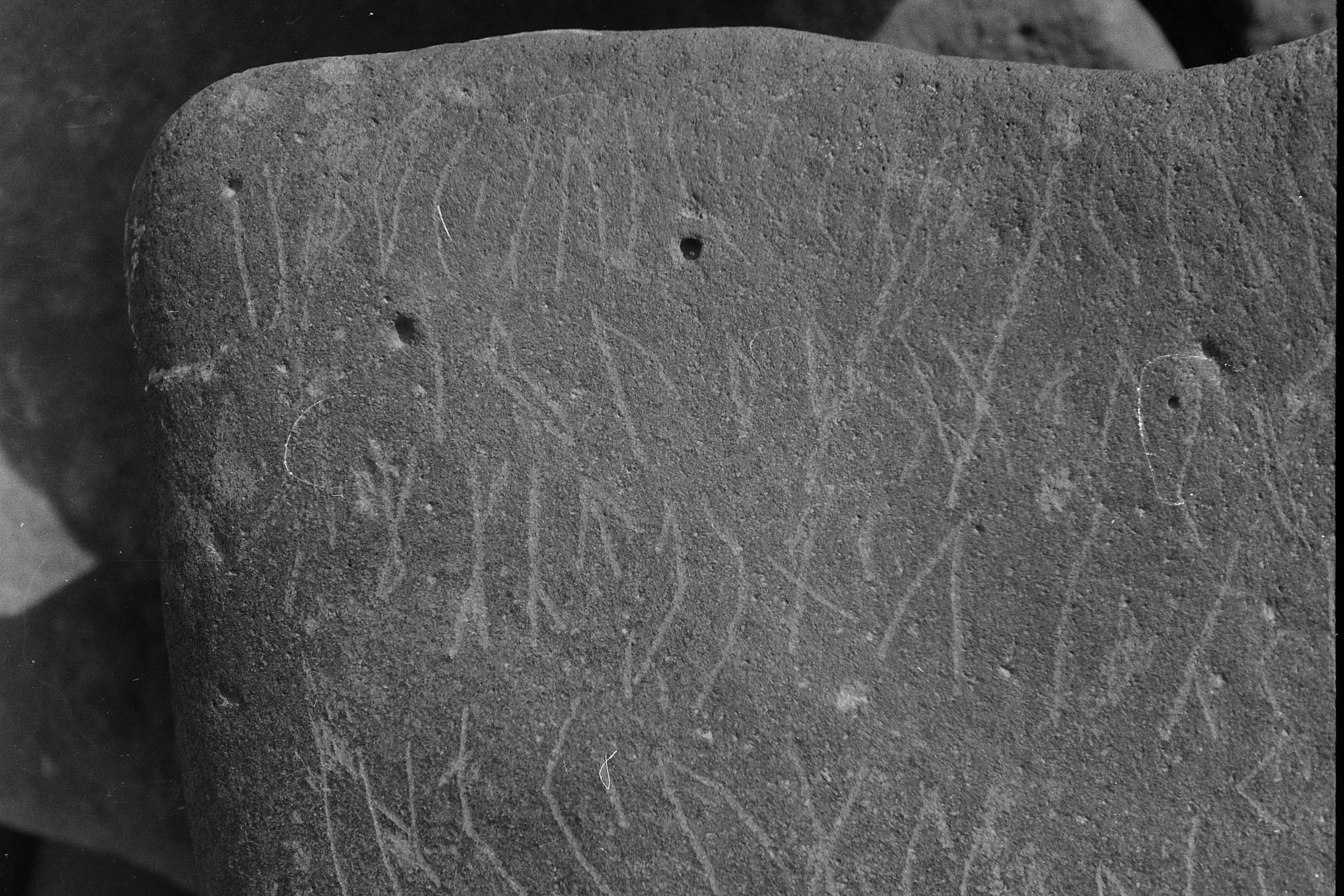 inscription of siglum Is.M 198