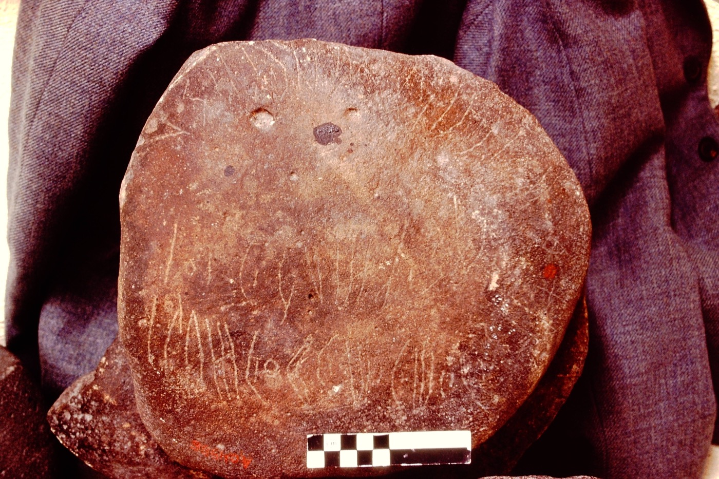 inscription of siglum Musée du Louvre AO 4986.1