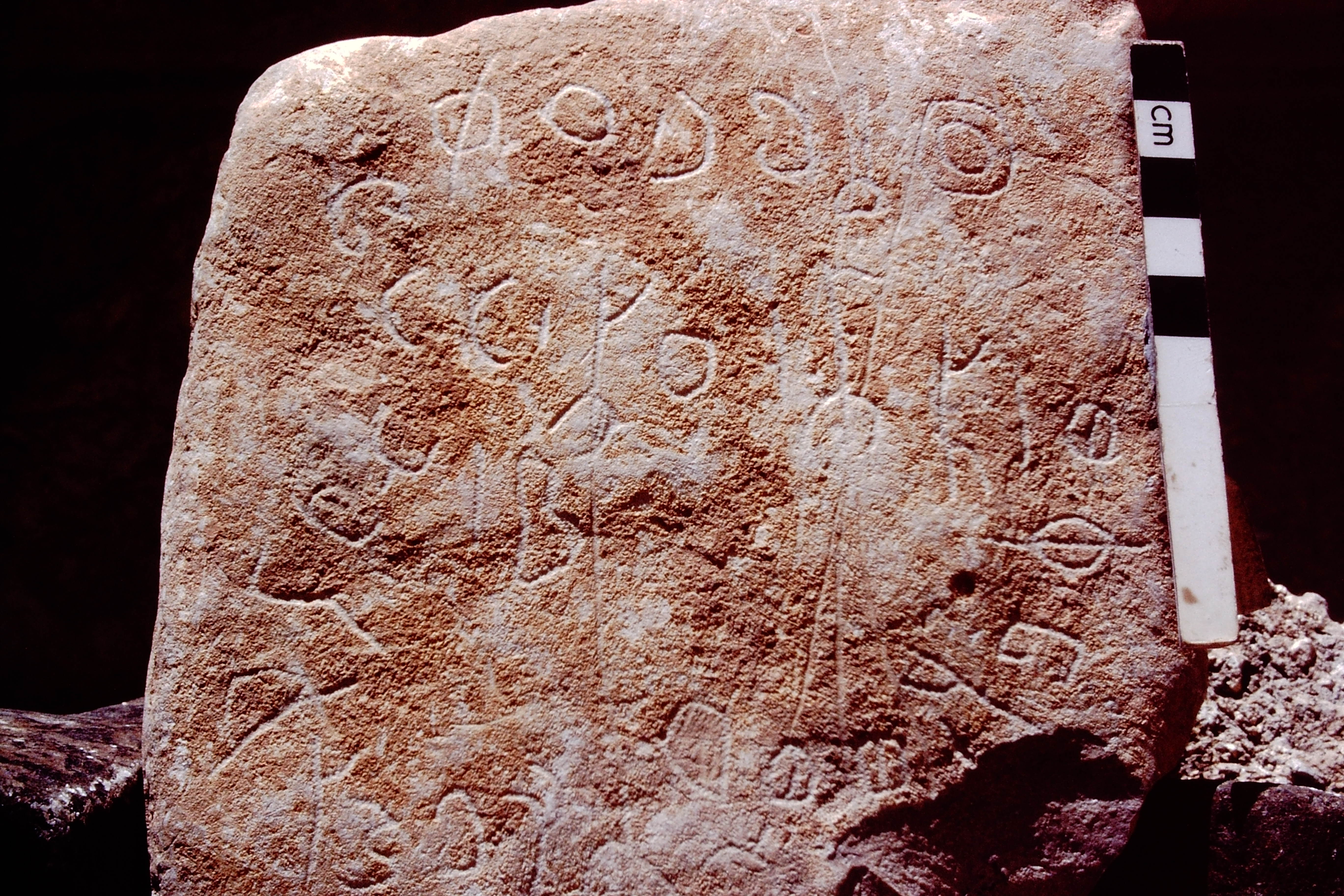 inscription of siglum NST 8