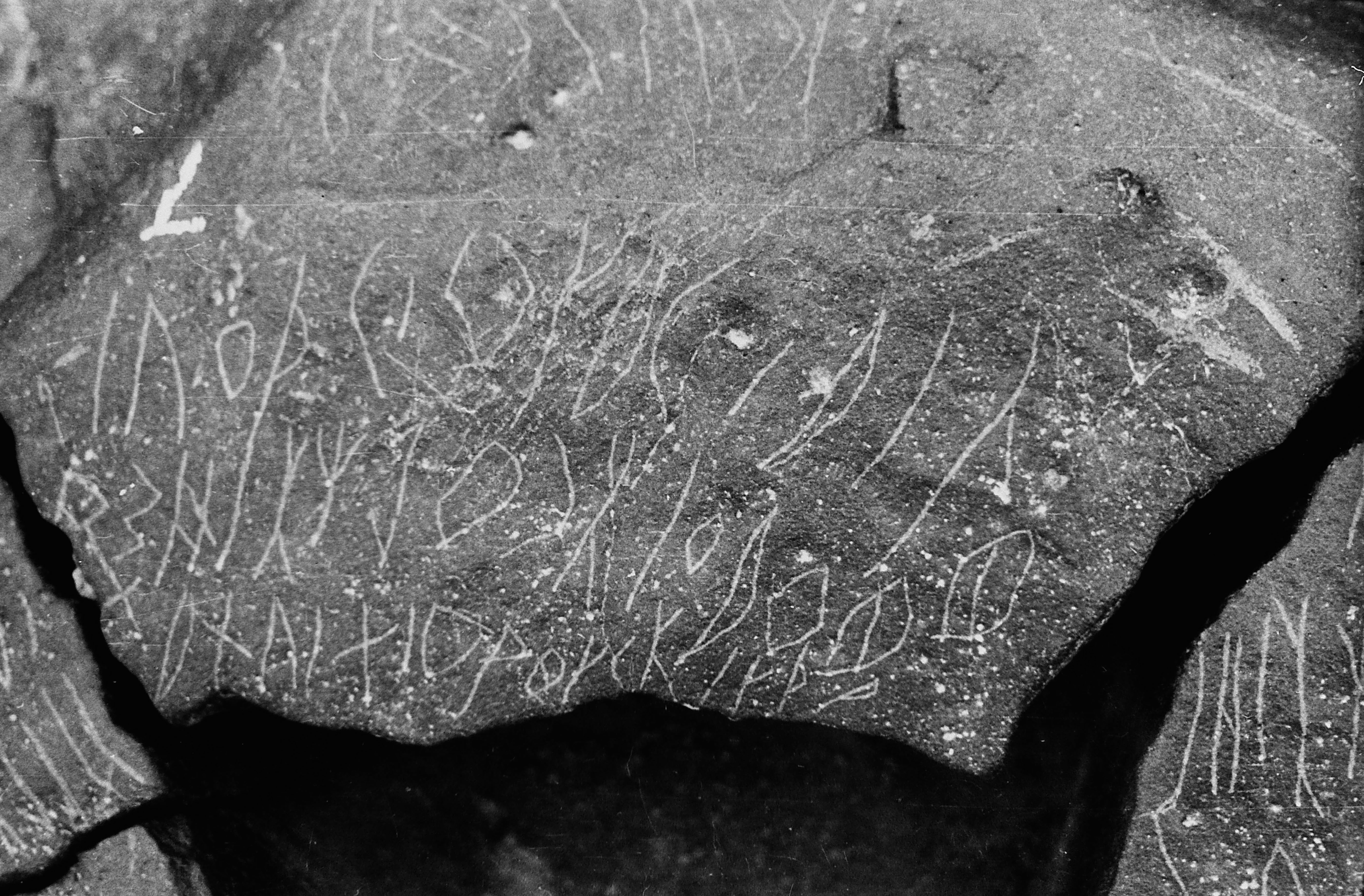 inscription of siglum WH 16