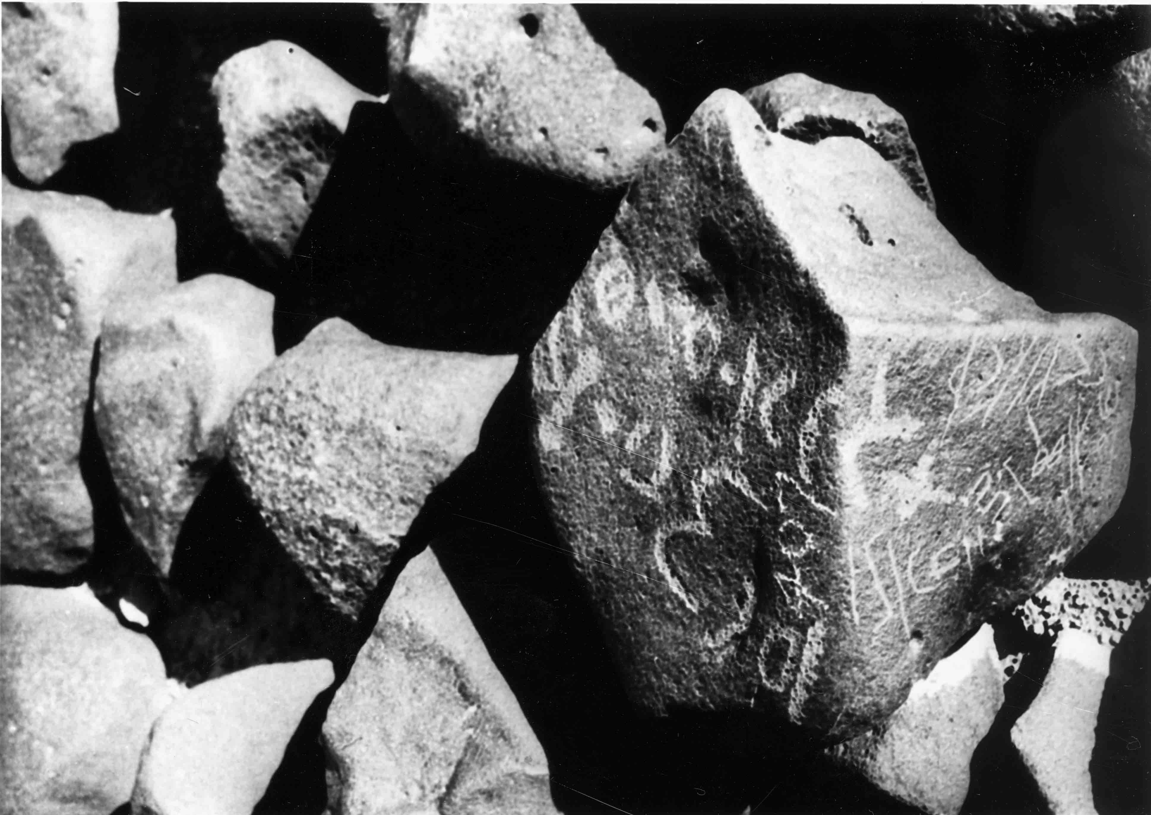 inscription of siglum WH 2051