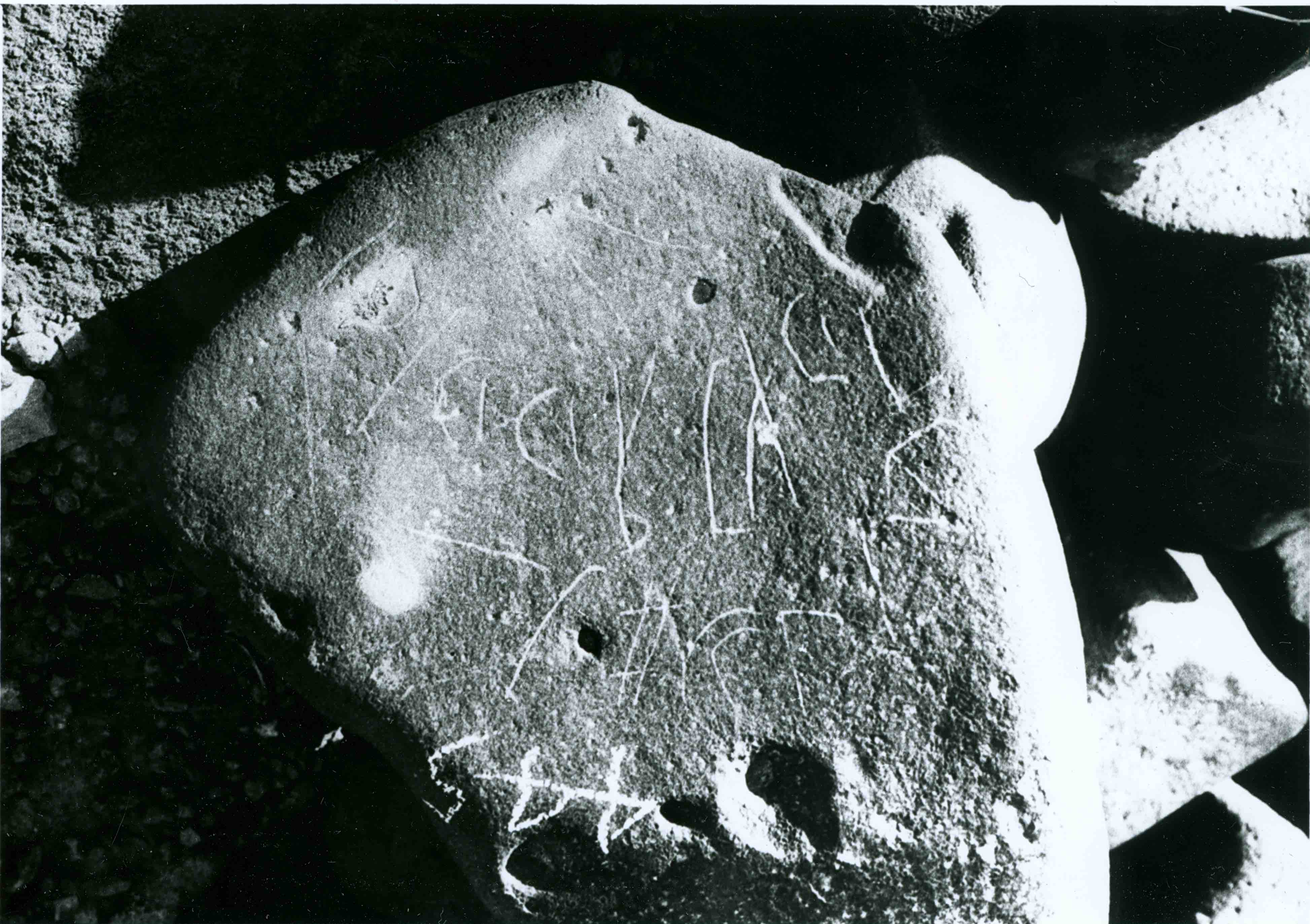 inscription of siglum WH 2105