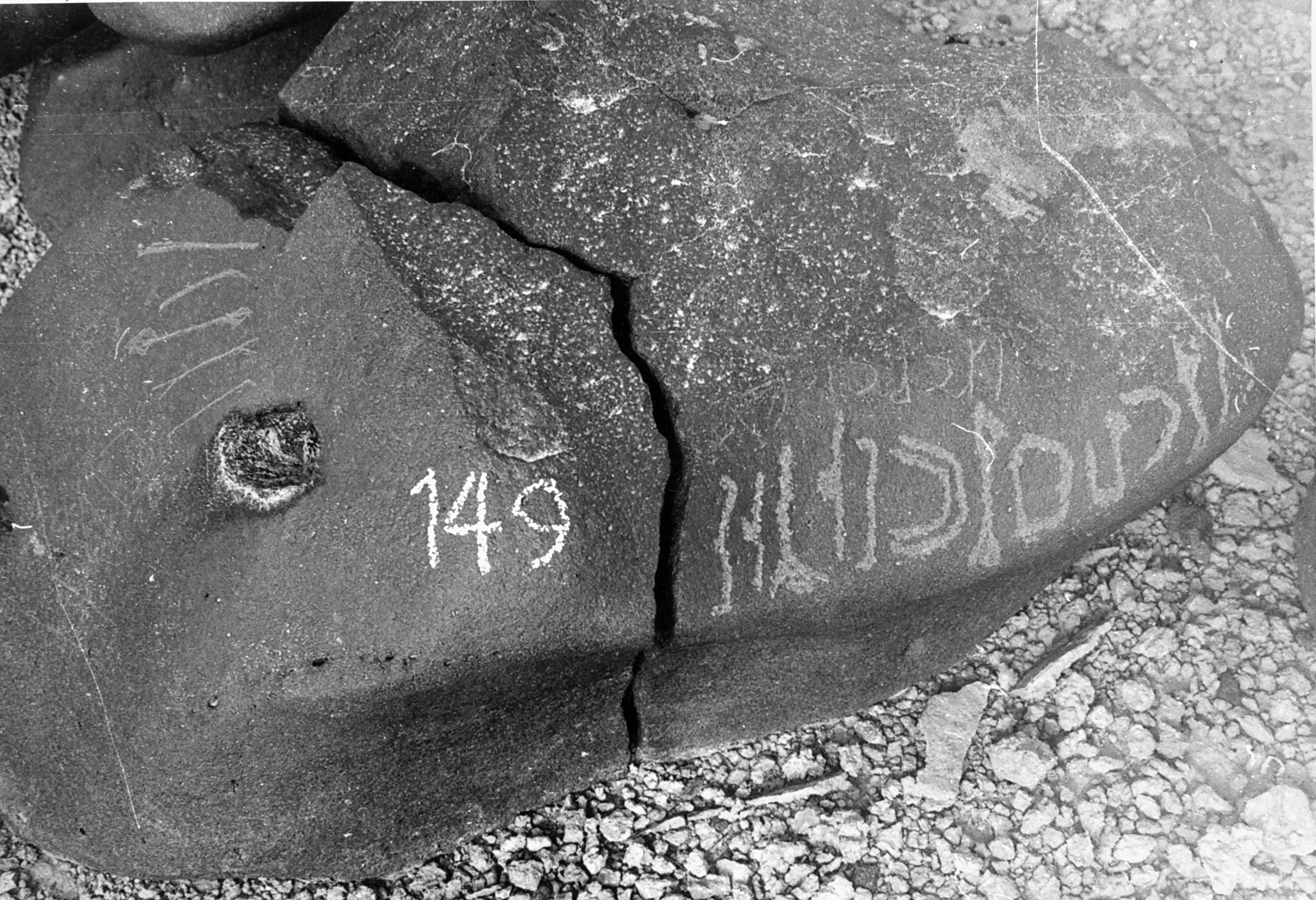 inscription of siglum WH 305