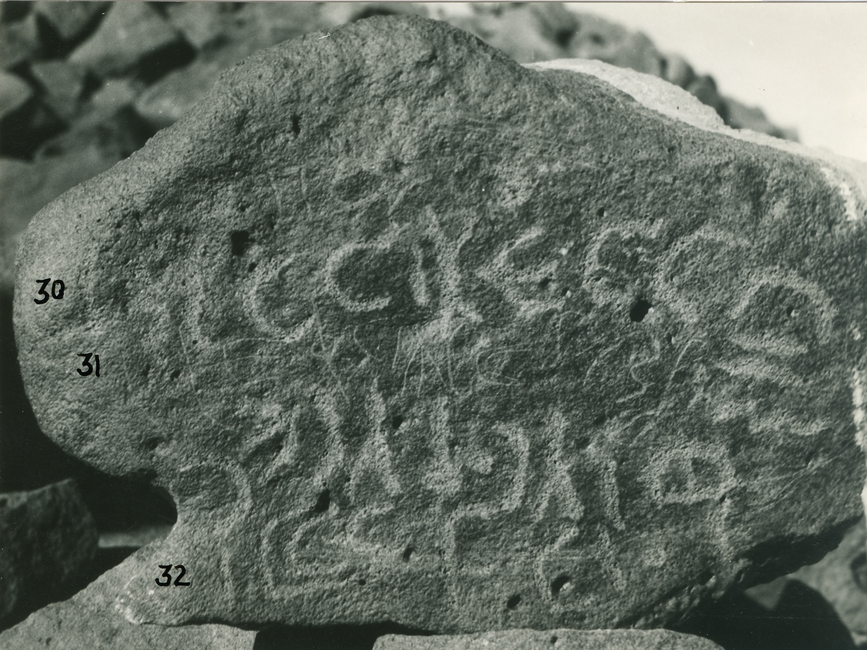 inscription of siglum WH 32