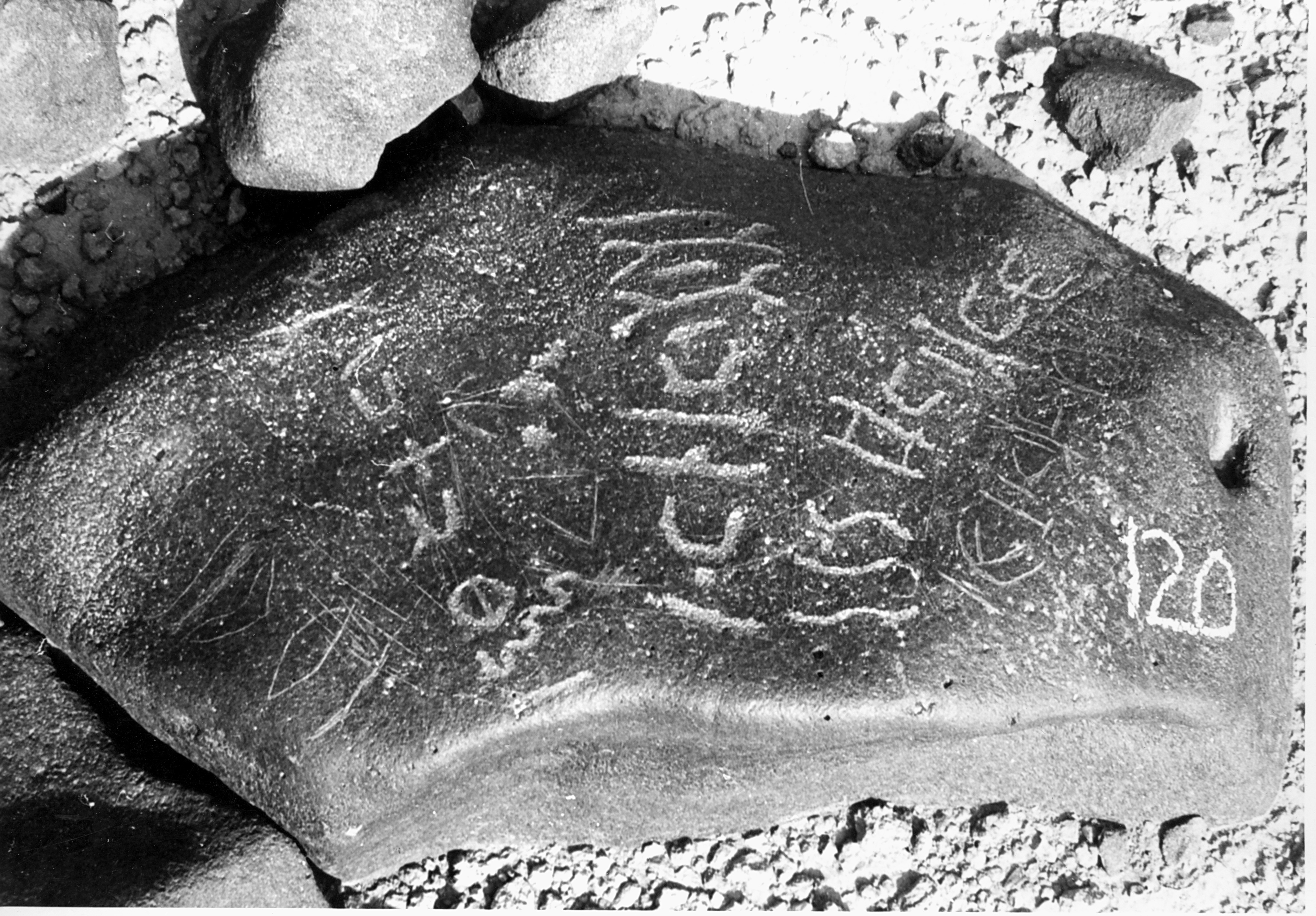 inscription of siglum WH 385