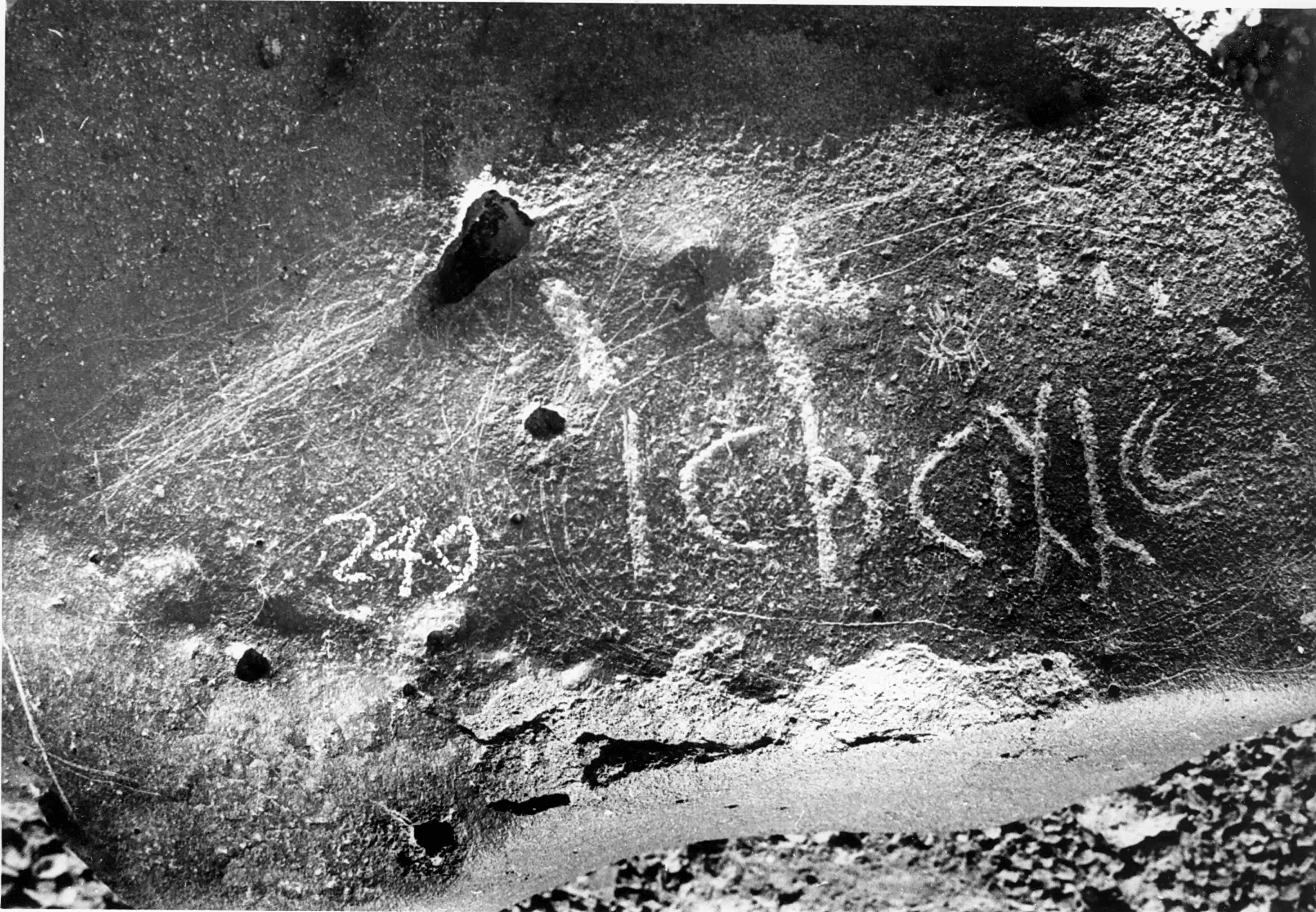 inscription of siglum WH 823