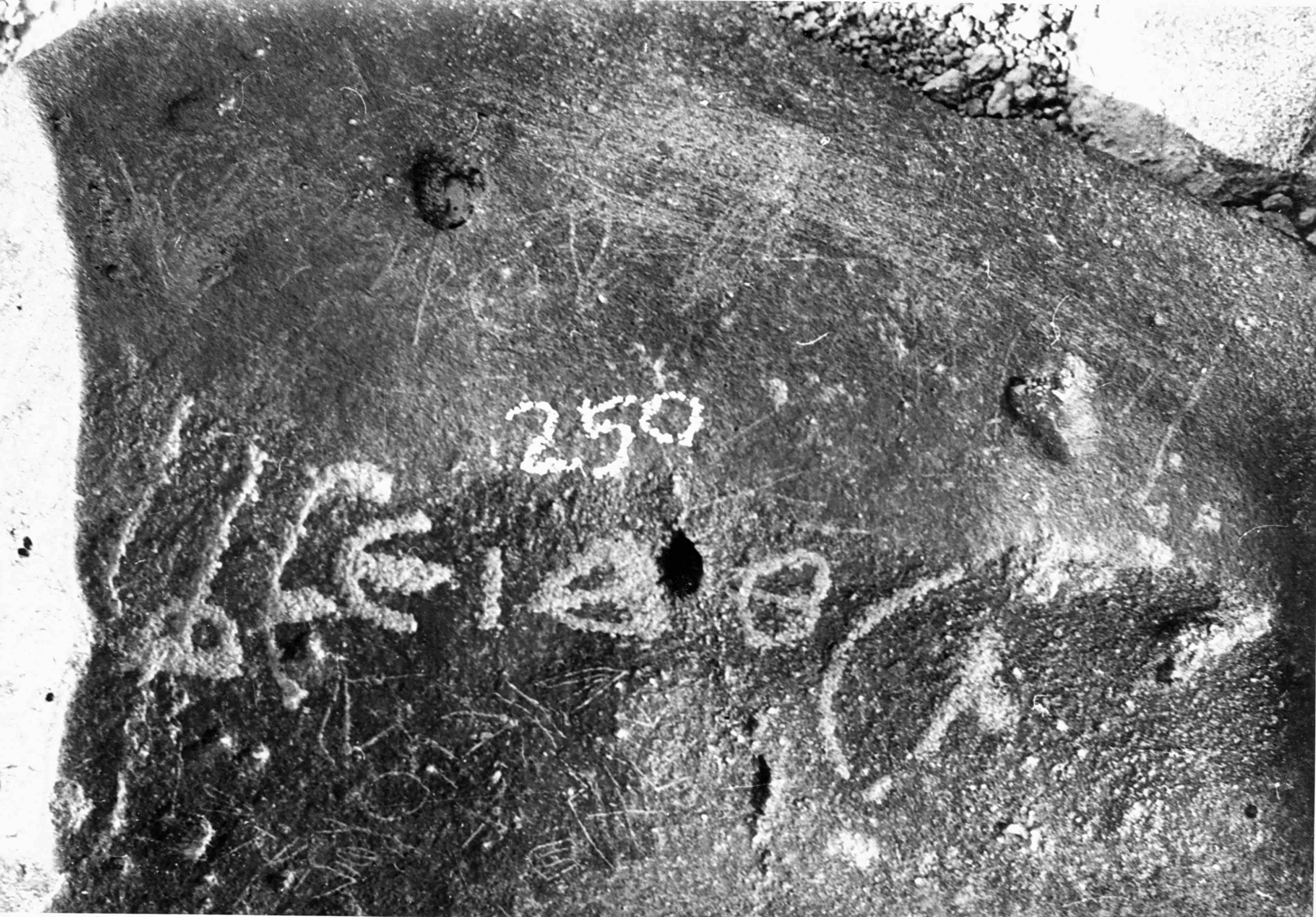 inscription of siglum WH 825