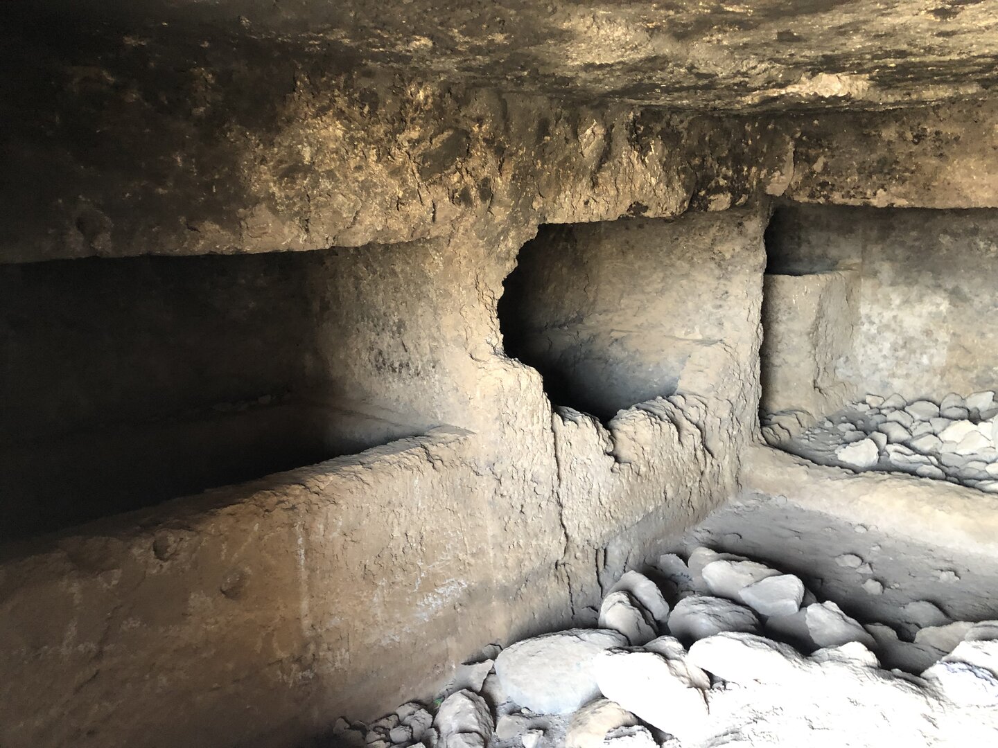 Image of tomb II interior