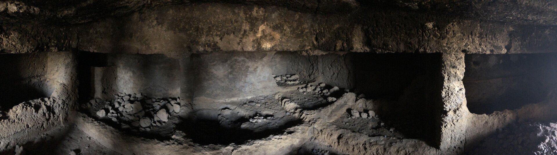 Image of tomb II interior